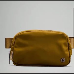 New Lululemon everywhere belt bag